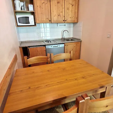 2 Pieces Pour 4 Pers, Balcon, A 30m Du Telecabine - Fr-1-265-114 Appartement Modane